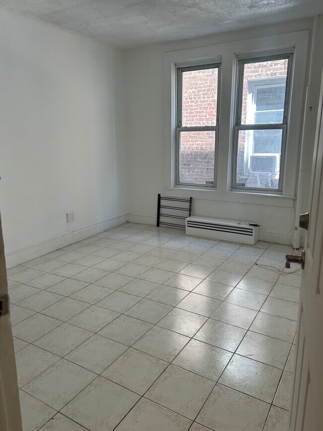 Foto del edificio - 909 Arnow Ave
