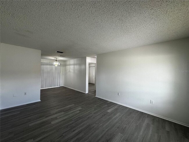 Building Photo - 4616 N Goldenrod Rd