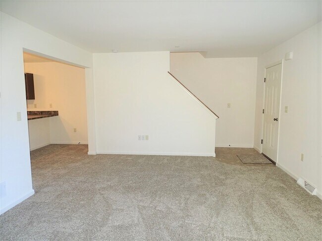 Building Photo - 243 Limestone Dr