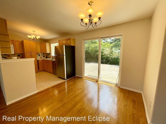 Foto del edificio - 3 br, 1 bath House - 14221 SE 41st St.