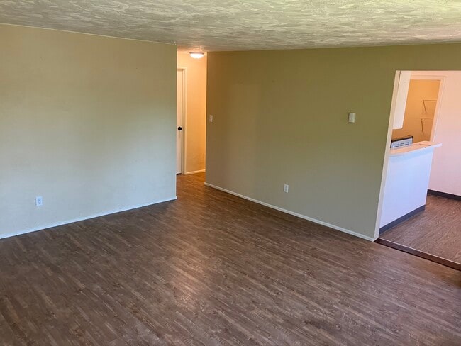 Building Photo - 1605 Murton St