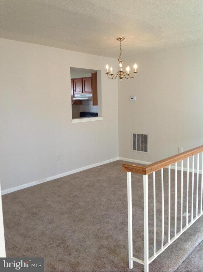 Building Photo - 7827 Somerset Ct