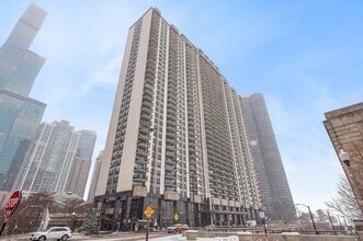 Building Photo - 400 E Randolph St