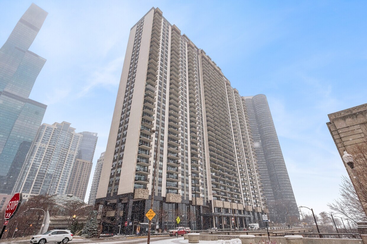 Foto principal - 400 E Randolph St