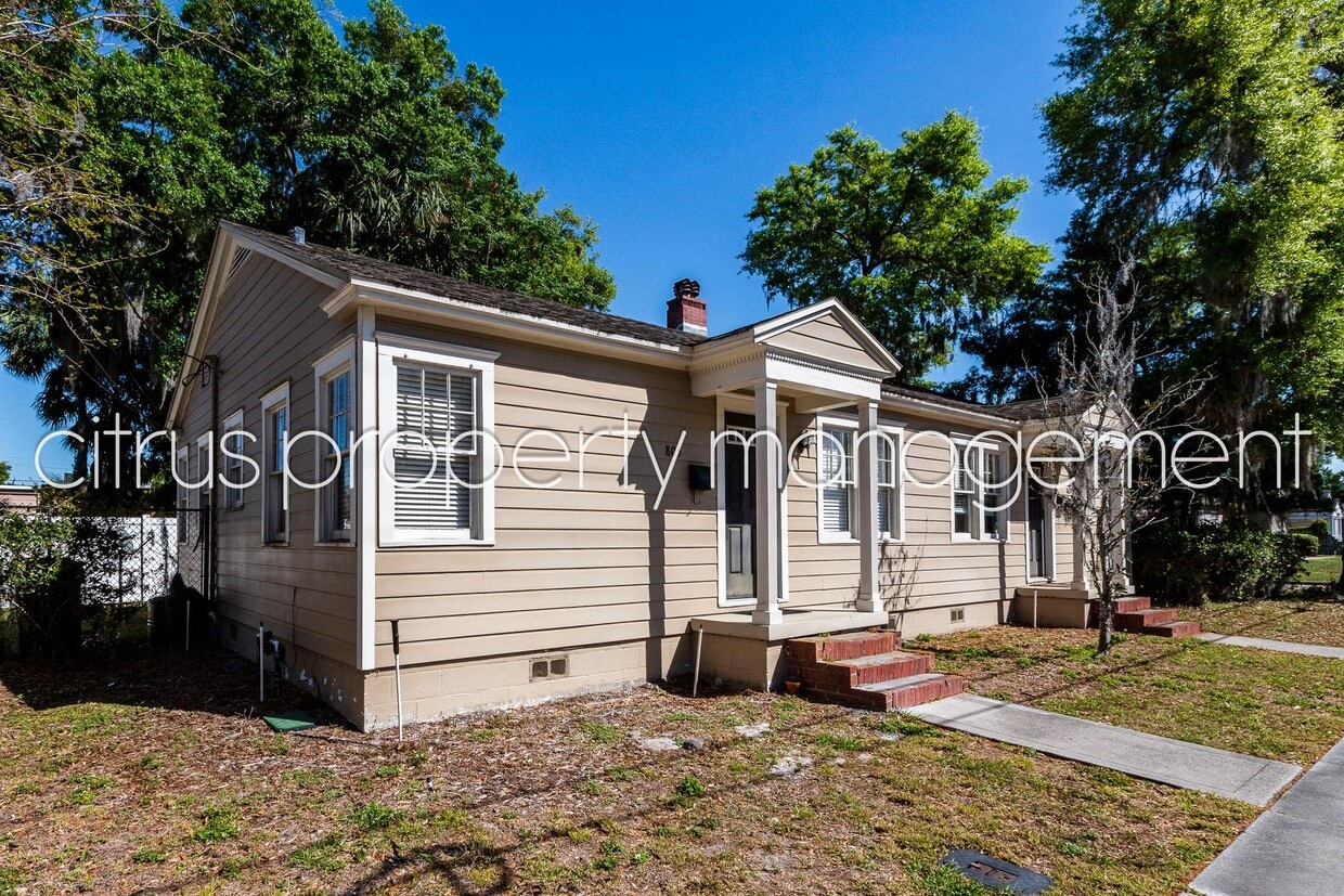 Primary Photo - Adorable 2/1 in Mills/50 Filled with Vinta...
