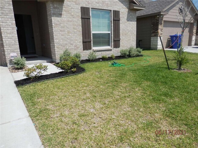 Foto del edificio - 7505 Loyd Neal Dr