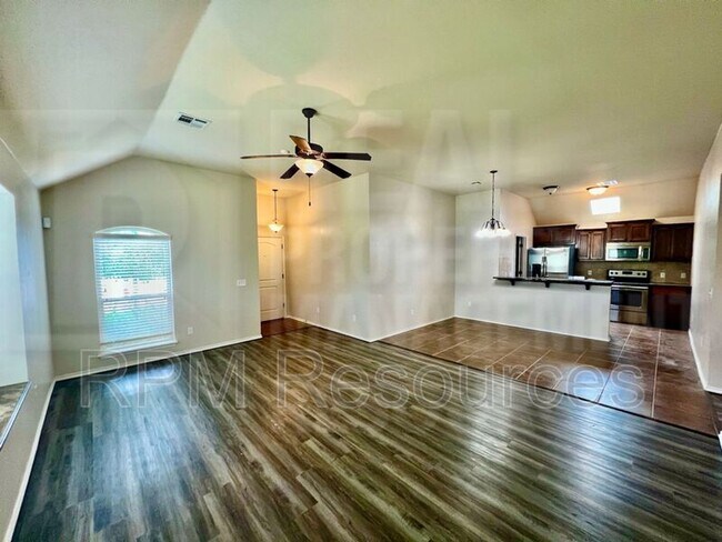 Foto del edificio - 2312 Frisco Way