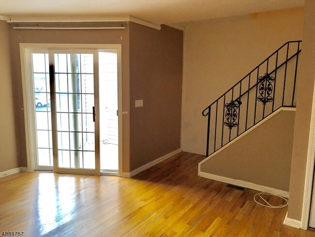 Foto del edificio - 36 Parkside Ct