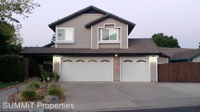 Building Photo - 4 br, 2.5 bath House - 213 Alder Crest Way