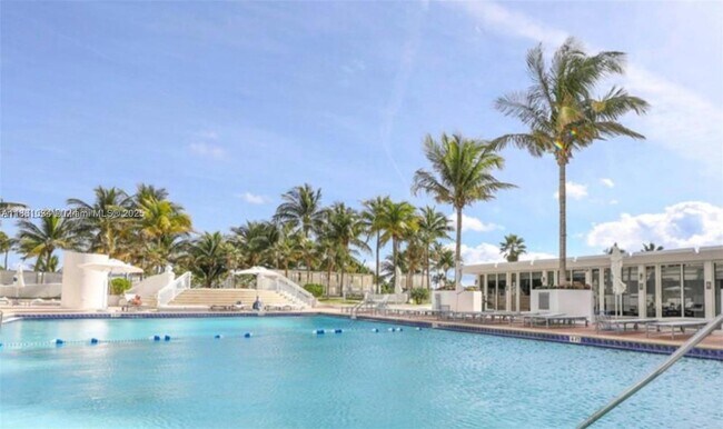 Foto del edificio - 10275 Collins Ave
