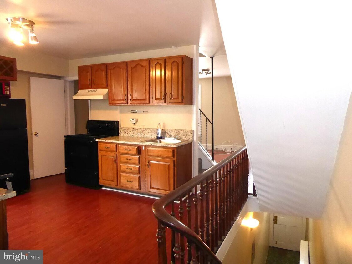 116 Ford St Unit 2ND FLOOR, Conshohocken, PA 19428 Room for Rent in