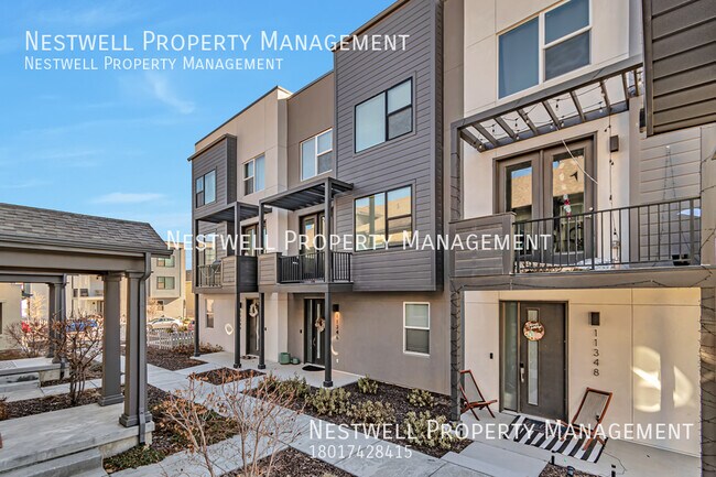 Building Photo - Newer Two-Story Townhome located in South ...