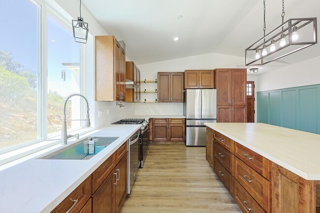 Foto del edificio - 4 Bedroom VIEW Home in Escondido built in 2023