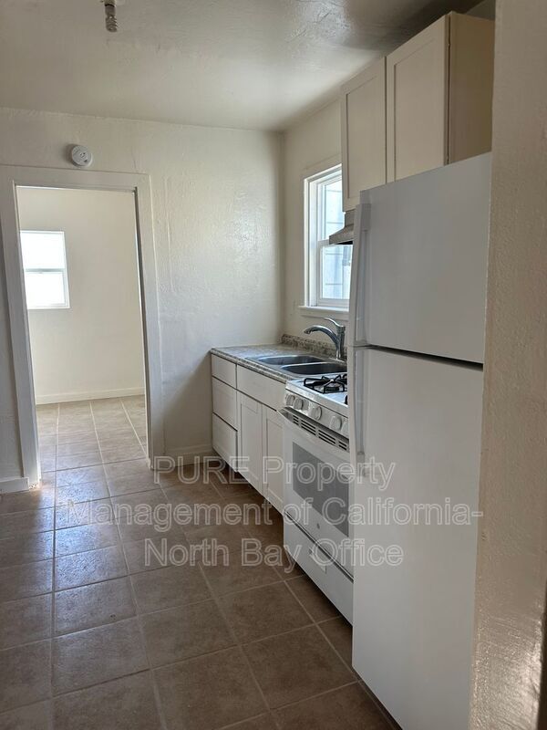 Building Photo - 14 Henderson Ln
