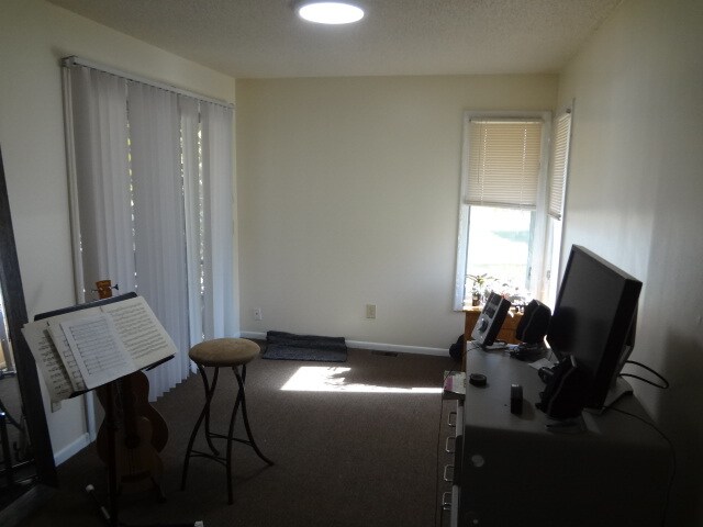 Family room - 1519 Cambria Dr