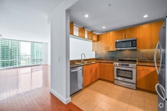 Building Photo - 1 Shore Ln