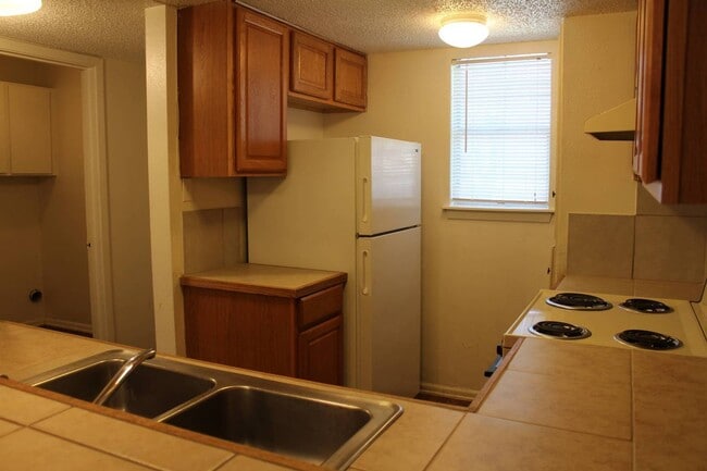 Building Photo - 1022 Fabulous Dr