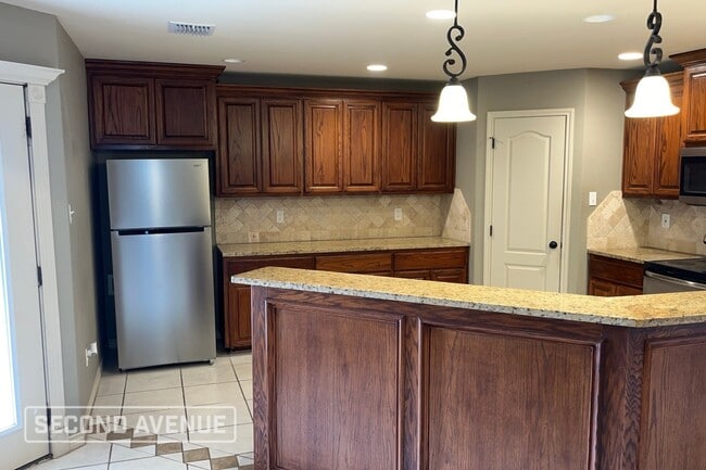 Building Photo - 7607 Aquamarine Dr