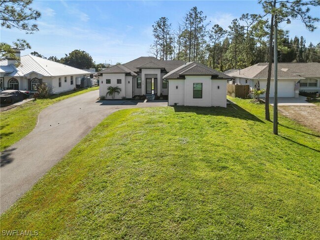 Building Photo - 2740 35th Ave NE