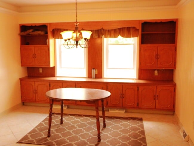 Building Photo - 754 E Washington Ave