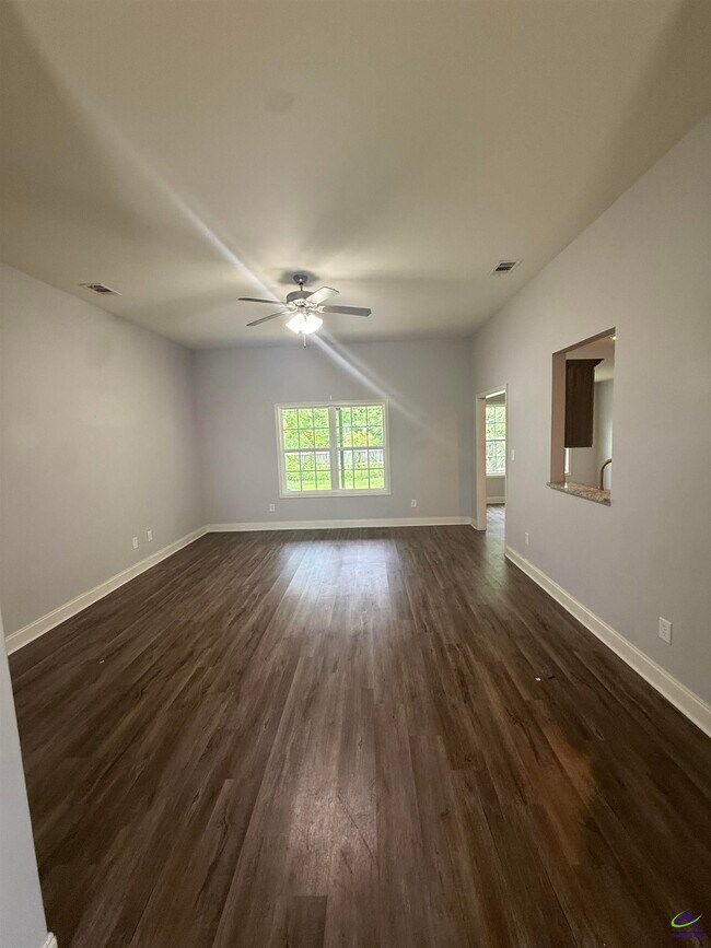 Foto del edificio - 120 Worchester Cir