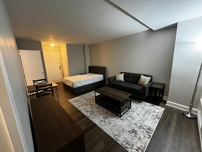 Photo - 1121 Arlington Blvd Apartment