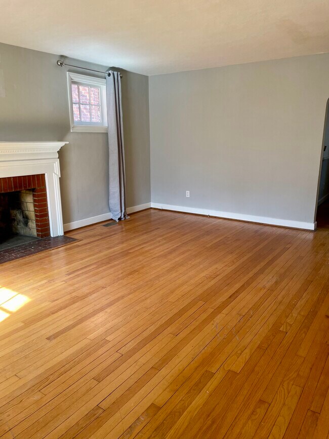 Foto del edificio - 3206 W Franklin St