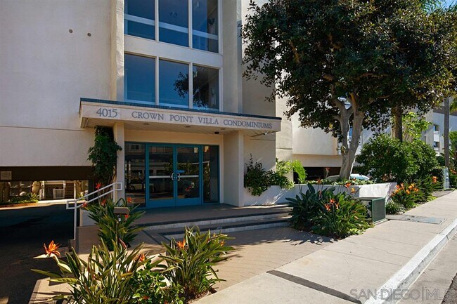 Foto del edificio - 4015 Crown Point Dr