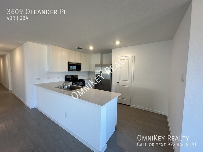 Foto del edificio - 3609 Oleander Pl