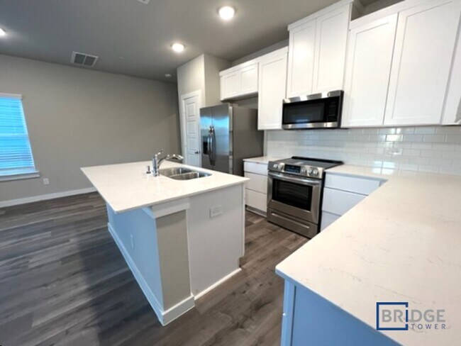 Foto del edificio - 333 N Centro Circle, Shenandoah, TX 77385