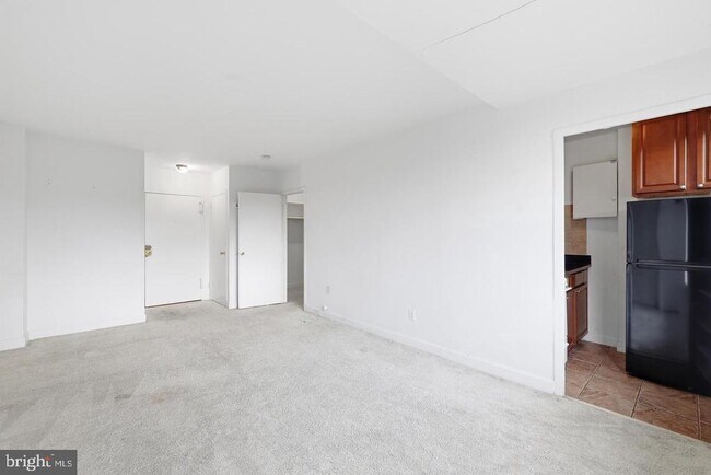 Foto del edificio - 1121 Arlington Blvd