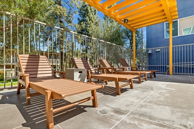 Building Photo - Legacy Apartments