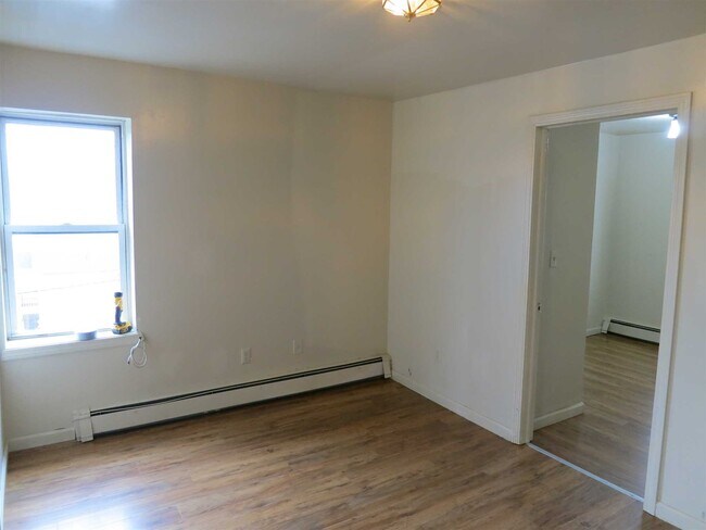 Building Photo - 78 N Clinton St