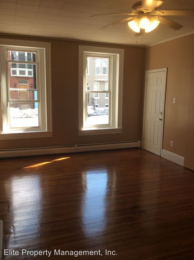 Foto del edificio - 1 br, 1 bath House - 527 W. Market St. Apt. 1