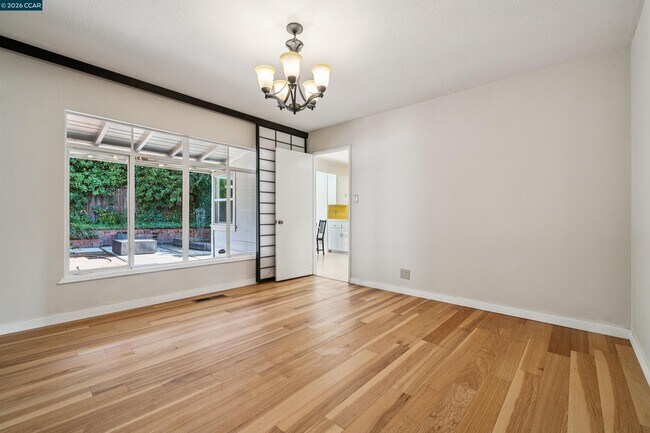 Foto del edificio - 818 Solana Dr