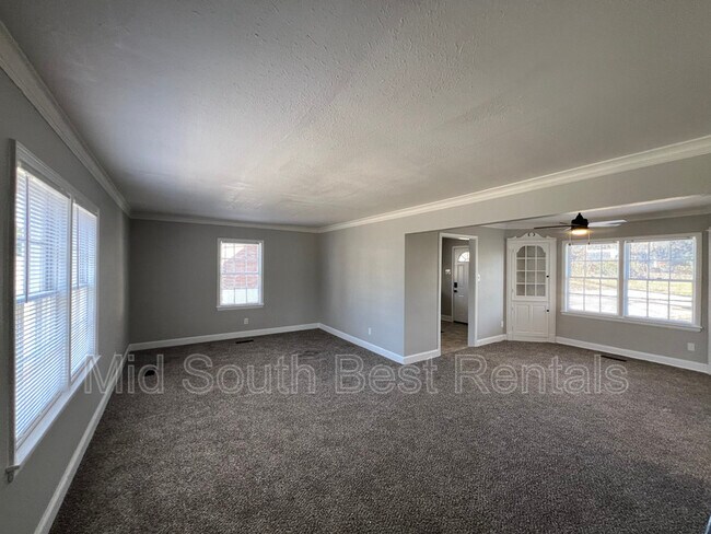 Building Photo - 2066 Laramie St