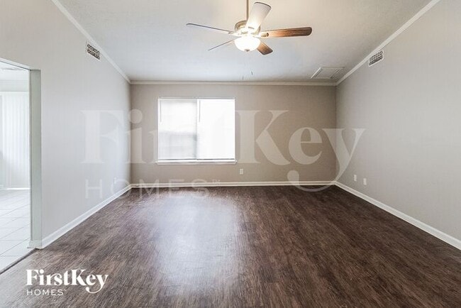 Building Photo - 401 Hemlock Dr