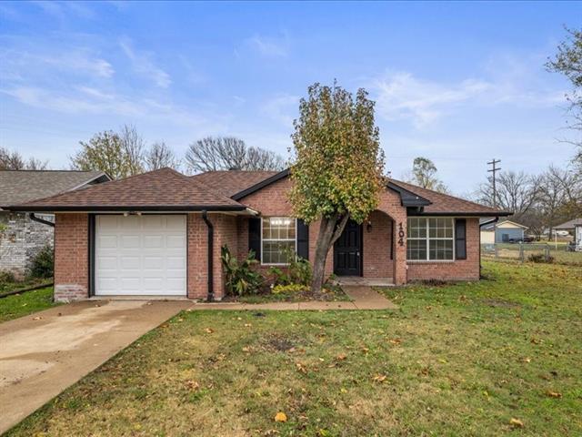 Foto principal - 104 S Poplar St