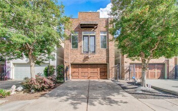 Building Photo - 1034 Dunbar St