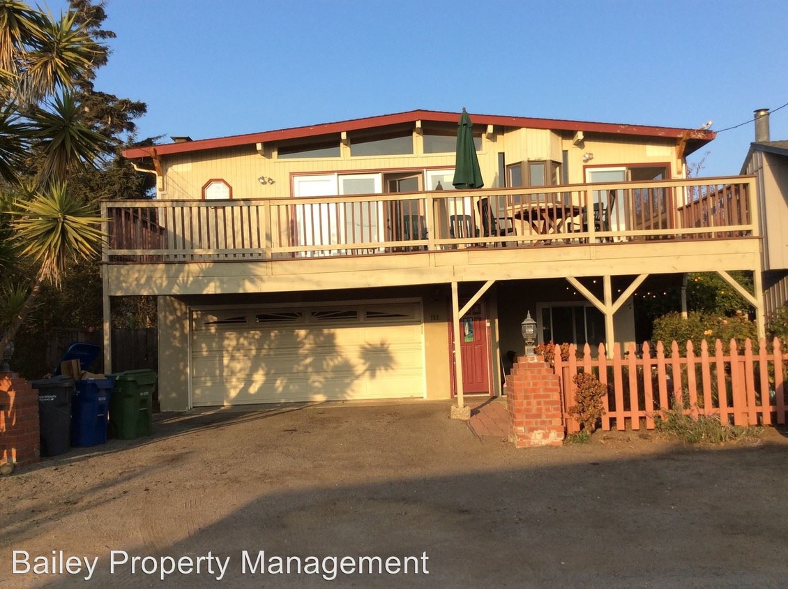 Primary Photo - 722 Seacliff Dr
