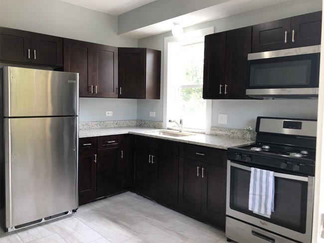 Foto del edificio - 634-636 N Sawyer Ave