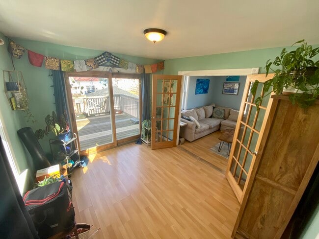 Building Photo - 30-2 Sherwood St