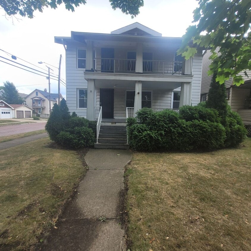 Primary Photo - 3219 W 114th St