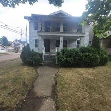 Building Photo - 3219 W 114th St