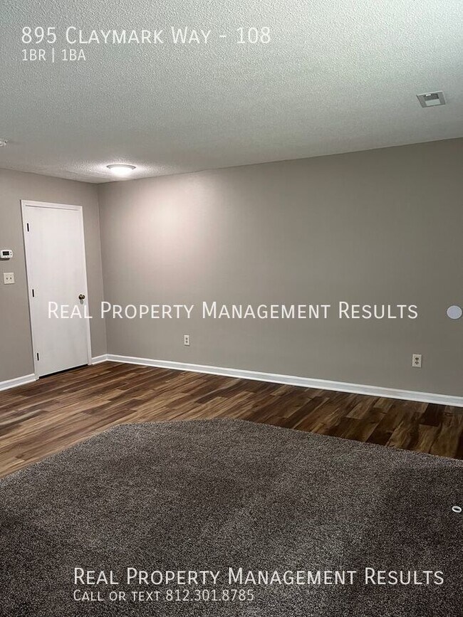 Foto del edificio - 895 Claymark Way