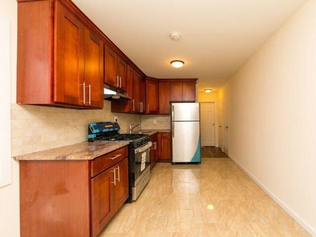 Primary Photo - 1172 E 104th St