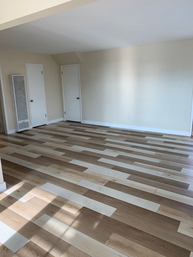 Building Photo - 233 S Horne St