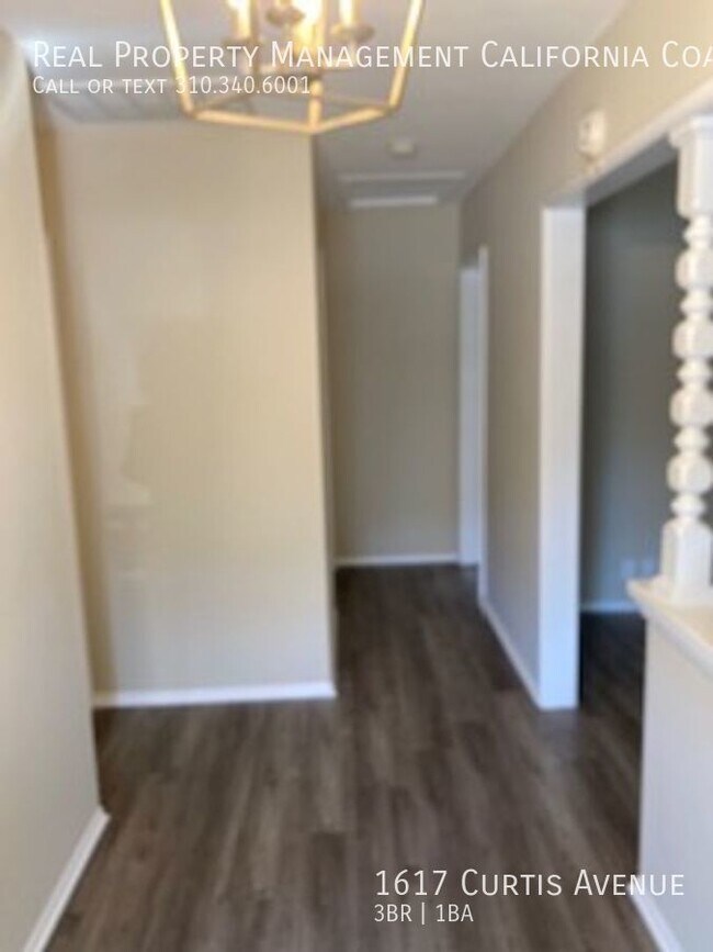 Building Photo - Manhattan Beach Gem