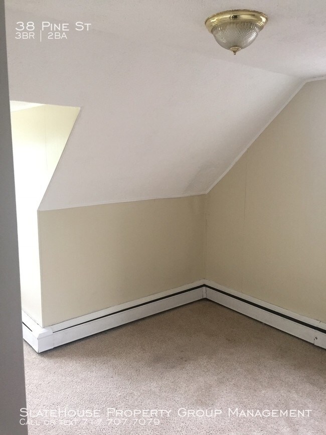 Building Photo - Lovely Three Bedroom Home in Willingboro!