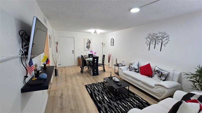 Foto del edificio - 9400 W Flagler St